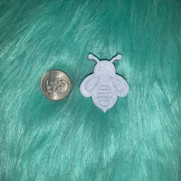 Bee Straw Topper - Picture 2 of 3